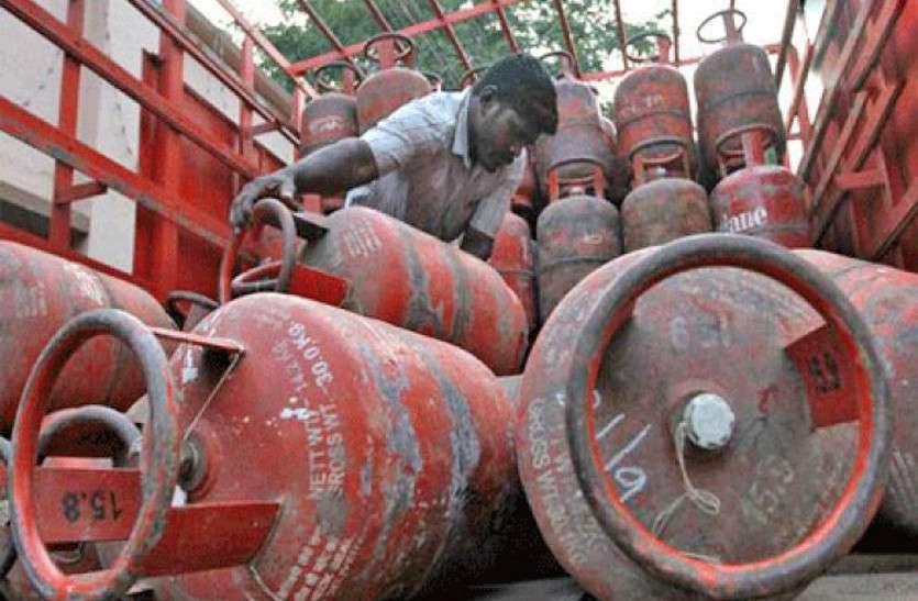 Chhattisgarh news रिफलिंग के दाम बढ़ने से 200 रुपए में मिला सिलेंडर-चूल्हा भी महंगा लग रहा