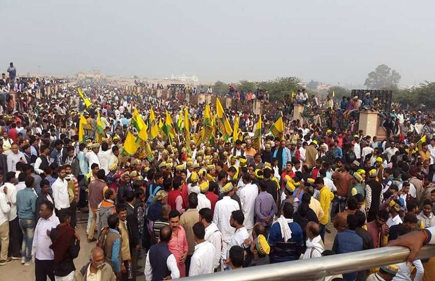 Raja Bhaiya Jansatta Party rally