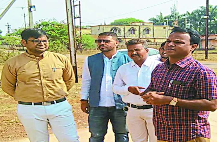cg election 2018 डिस्प्ले में दिन की तस्वीर नहीं दिखाई देती साफ, कलक्टर से की शिकायत