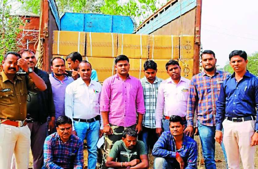criminal नारियल की आड़ में चल रहा है प्रतिबंधित दवाइयों का कारोबार, जब्त की गई 17 लाख की नशीली दवाएं