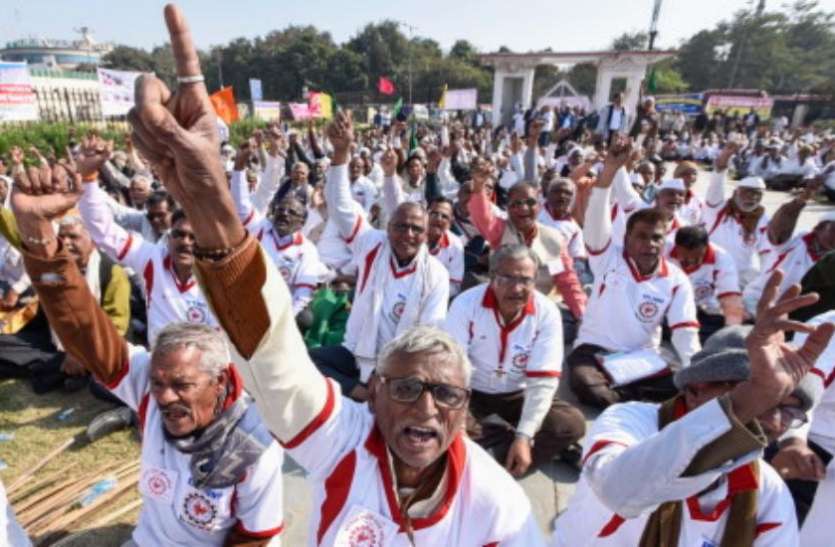 EPS पेंशनर्स आज से करेंगे आमरण अनशन, सरकार ने नहीं मानी बात तो होगा सामूहिक आत्मदाह