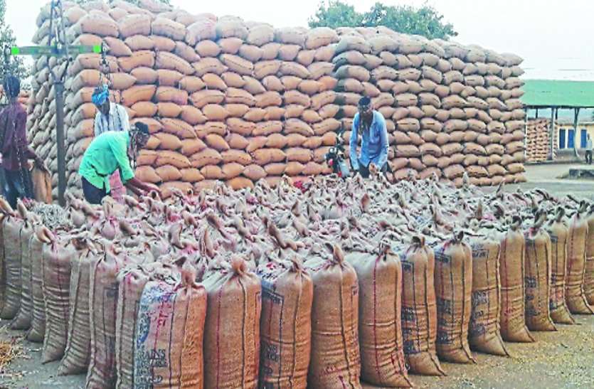 चावल घोटाला चावल सप्लाई में गड़बड़ी उजागर, सीएम कमलनाथ तक पहुंची शिकायत