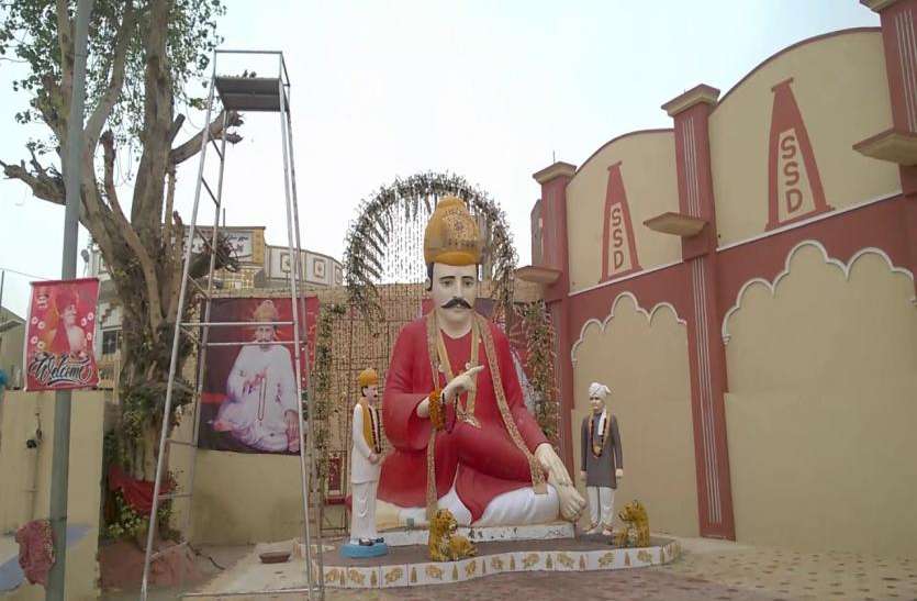 Pakistan temple 300 साल पुराने तीर्थ स्थल का दर्शन करने पाकिस्तान पहुंचे भारतीय हिन्दू, वाघा बार्डर पर हुआ स्वागत