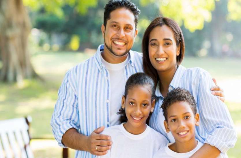 fAMILY अपने बच्चों का भविष्य बनाने के लिए 77 रुपए से शुरू करें एलआईसी की ये पॉलिसी, मिलेंगे 10 लाख रुपए