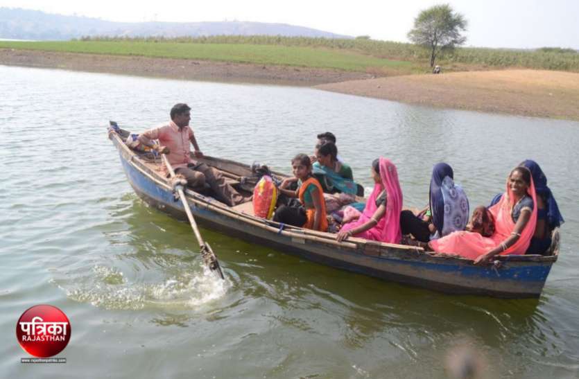 banswara राजस्थान का रण : वो वोट ले जाते हैं, हमें किनारे पर छोड़ जाते हैं, लेकिन चुनावों के बाद गांव में कभी नहीं आते है