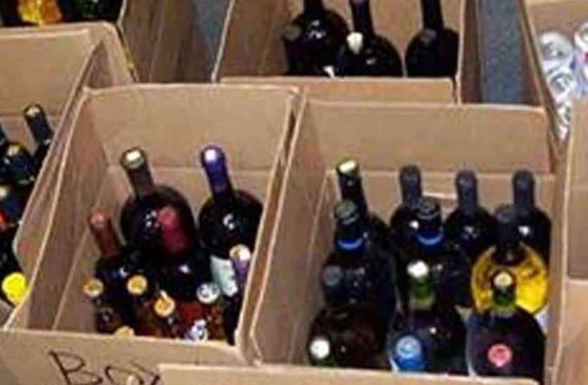 Rajasthan election alcohol recovered from pickup in bhilwara पिकअप से एक लाख की शराब बरामद, एक गिरफ्तार