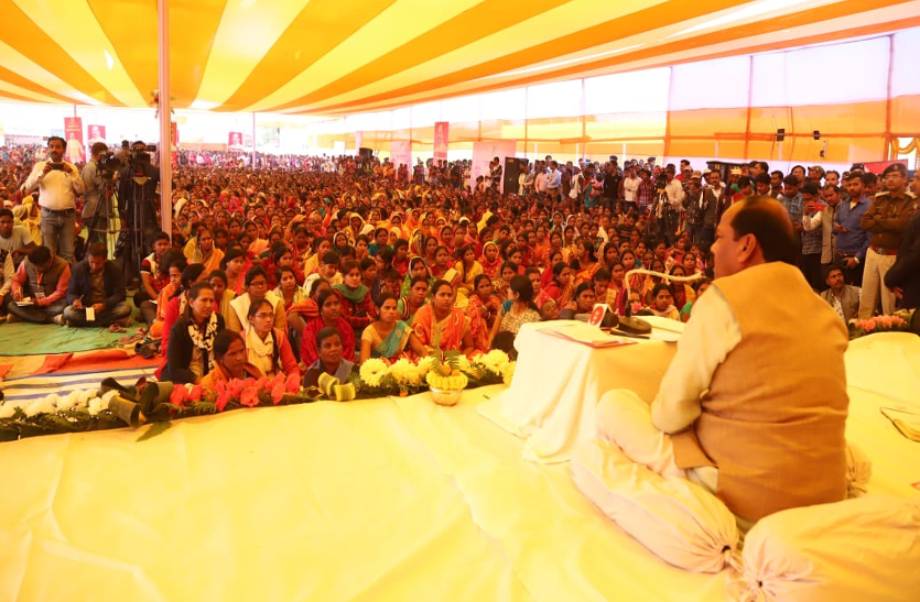 cm मुख्यमंत्री ने लगाई जन चौपाल,कहा-भ्रष्टाचार व बिचौलिया की भूमिका होगी समाप्त