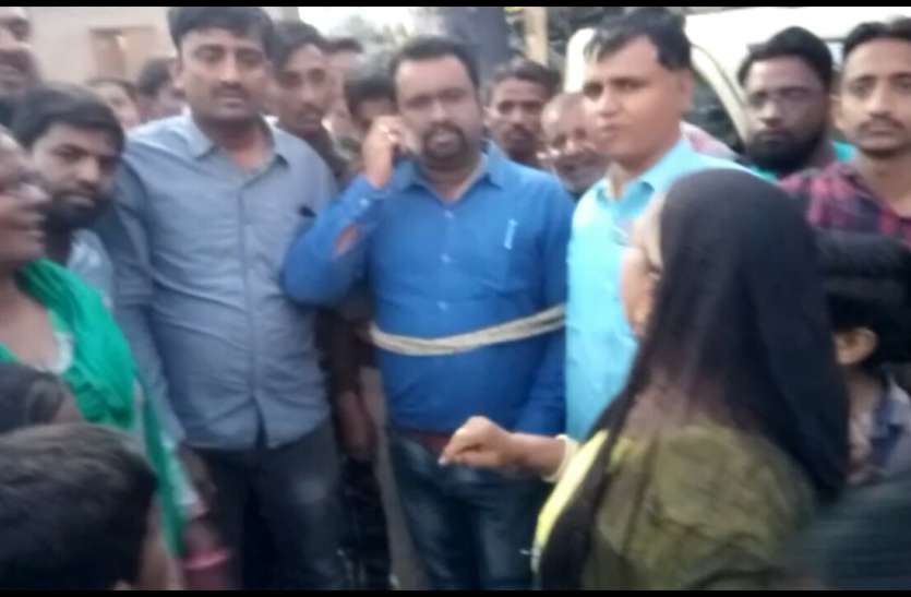 Bikaner Electricity Department news मीटर बदलने पहुंचे एईएन को बंधक बनाया