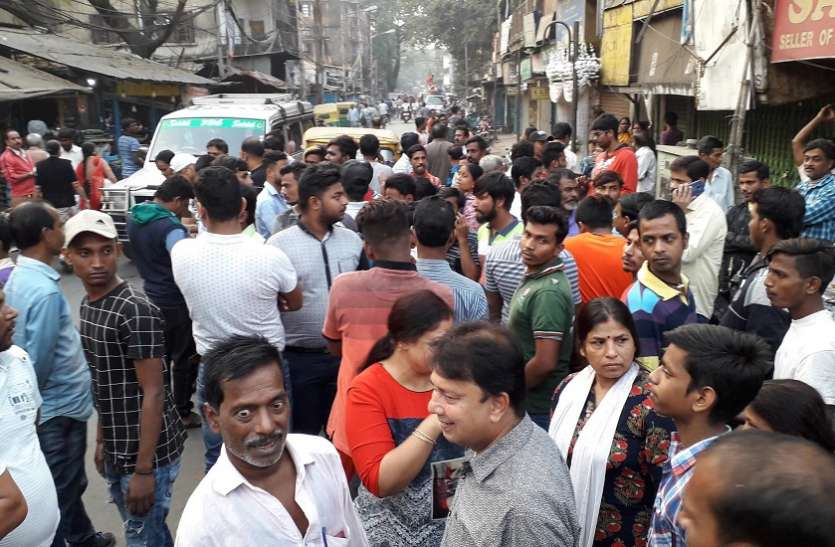 kolkata बैडमिंटन खेलने को लेकर बवाल, हंगामा