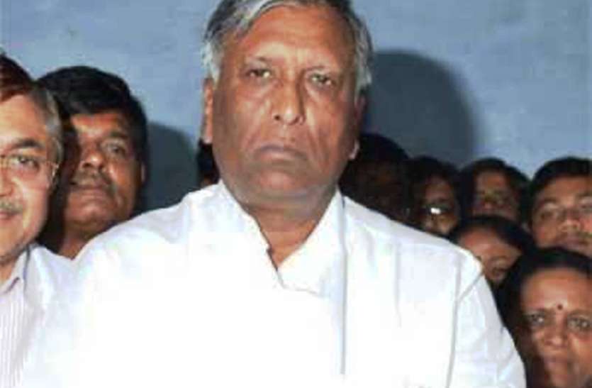shiv kumar beriya big statement about akhilesh yadav in kanpur बेरिया ने अखिलेश यादव को बताया तानाशाह, चाटुकार और गुडों ने सपा को किया हाईजैक