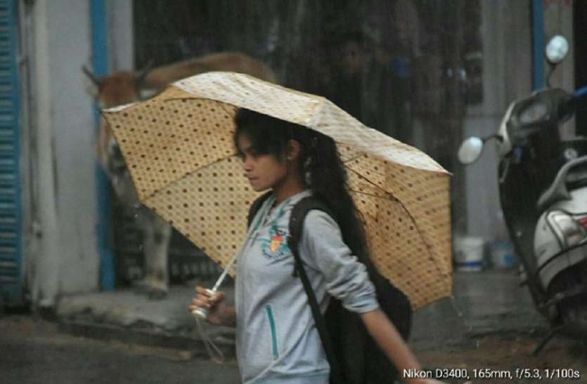 Rain in the evening with winter season सर्द हवाओं के साथ देर शाम जोरदार बारिश