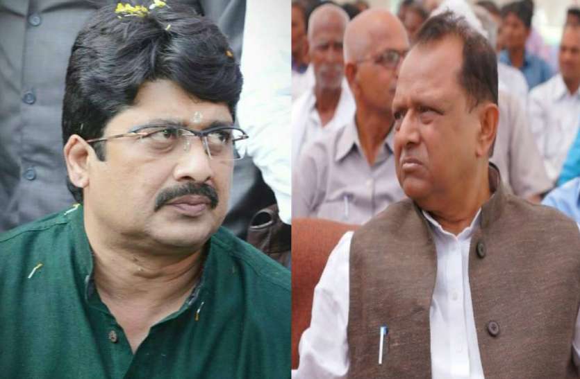 Raja Bhaiya and Moti Singh राजा भइया के गढ़ में अपनी ताकत दिखाने सड़क पर उतरे BJP के राजा