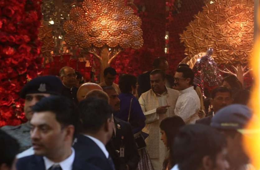 Isha Wedding राजसी ठाटबाट के साथ हुई ईशा अंबानी की शादी, हाईप्रोफाइल मेहमानों का लगा जमावड़ा