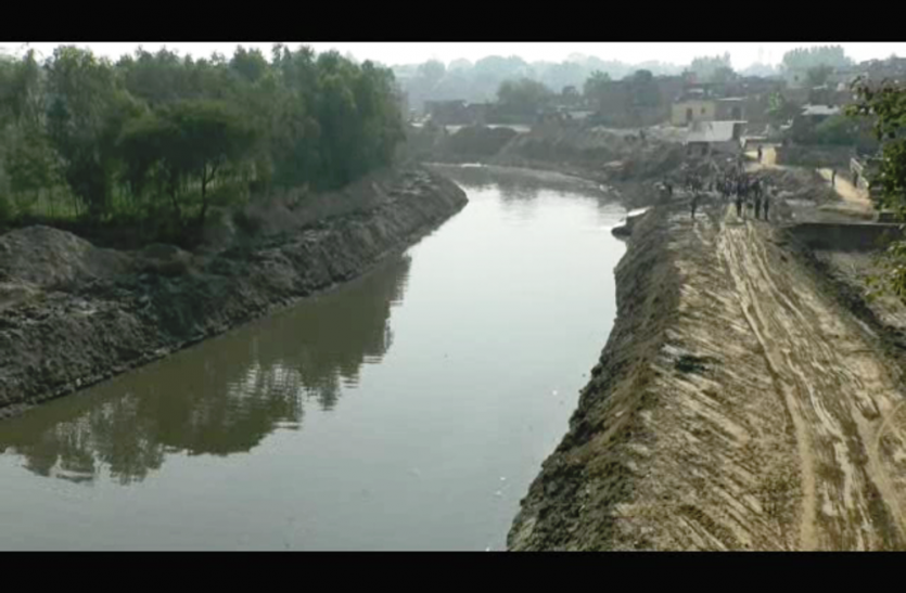 sarayan-river-got-bhagirsath-in-sitapur सरायन नदी को भगीरथ के रूप में मिला यह शख़्स, अपनी निधि से शख़्स ने कराया यह बड़ा काम, चारों ओर हो रही चर्चा