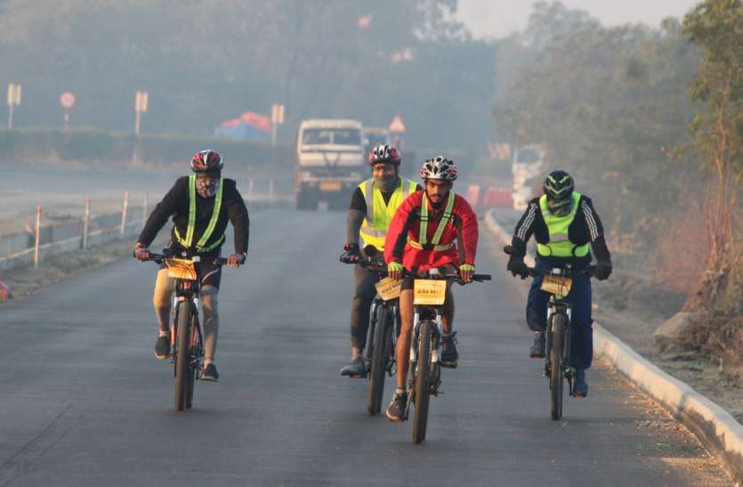 cyclists उदयपुर में पहली बार हुई ब्रेवेट, साइक्लिस्ट ने की 200 किलोमीटर की रेस