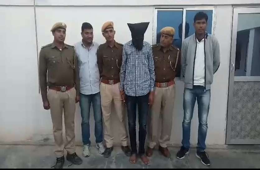 aaropi सोने-चांदी के आभूषण सहित लाखों की नगदी लूट मामले में पुलिस ने एक आरोपी को दबोचा