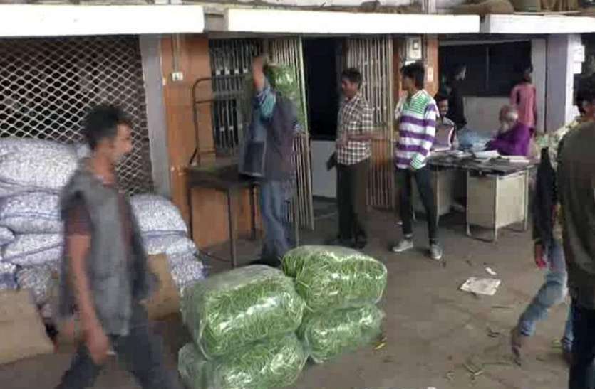 farmers worried in mehsana जितना भाव, उससे ज्यादा तो मजदूरी व वाहन का खर्चा