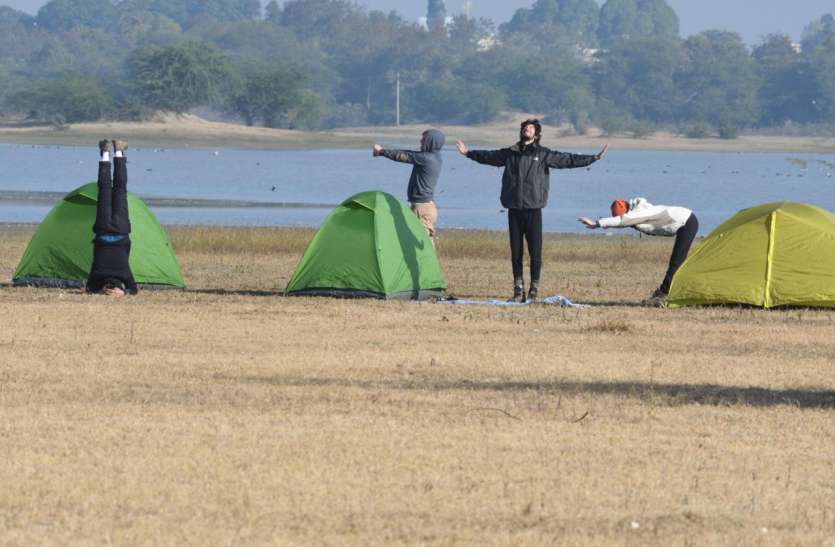 menar माइग्रेटरी बड्र्स और विलेज लाइफ देखने के लिए यहां विदेशों से पहुंचे मेहमान..