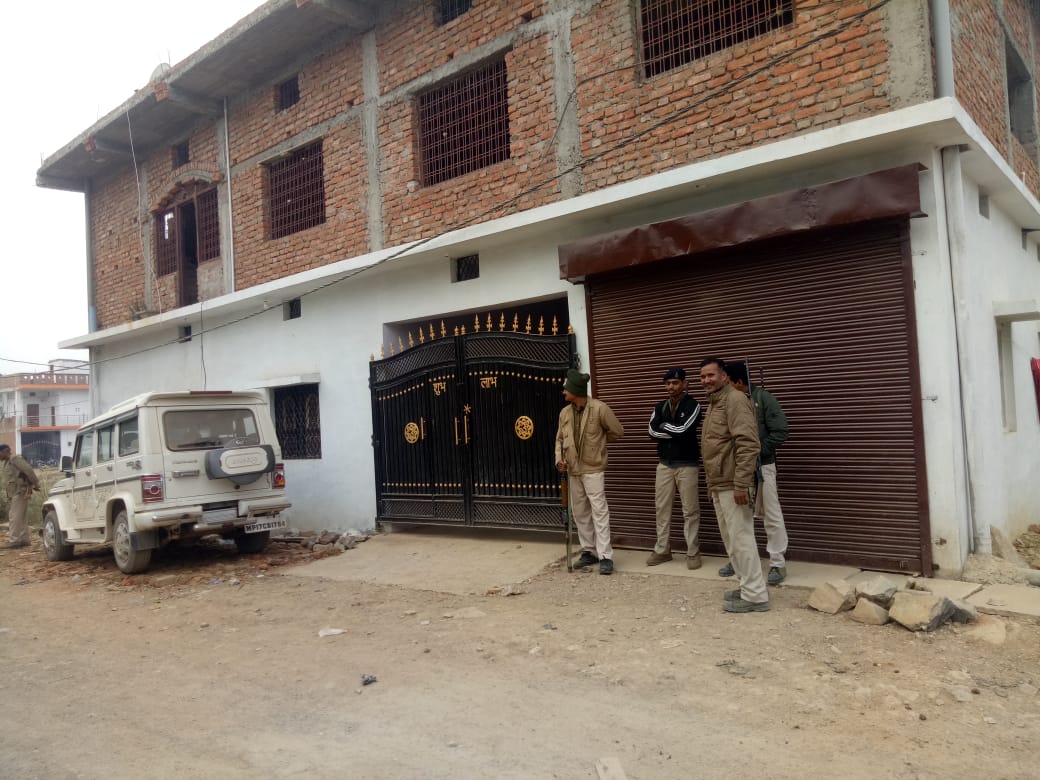 Salesman's house raids by Lokayukta in Rewa सेल्समैन के घर लोकायुक्त का छापा, अनुपातहीन संपत्ति मिली