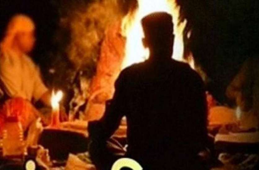 पूजा में शामिल होने के बहाने महिला को बुलाया, फिर निर्वस्त्र कर किया अपमान, दो गिरफ्तार पूजा में शामिल होने के बहाने महिला को बुलाया, फिर निर्वस्त्र कर किया अपमान, दो गिरफ्तार