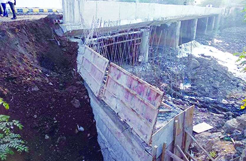 Build bridge of Vadol village made within fifteen days हाईकोर्ट ने उल्हासनगर मनपा को दिया आदेश