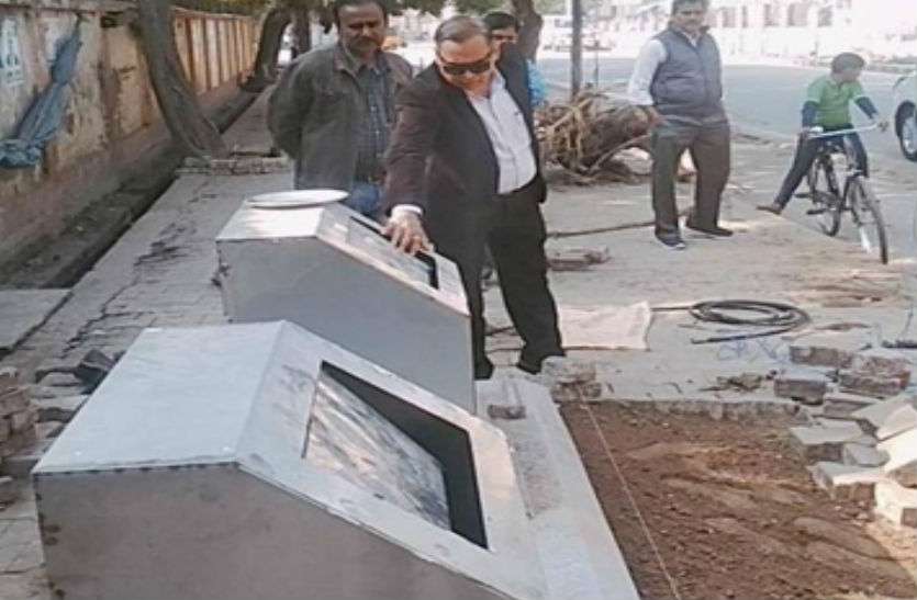 dustbin इंदौर-सूरत की तरह मथुरा में लगाए जा रहे अत्याधुनिक अंडरग्राउंड डस्टबिन, सेंसर से मिलेगी भरने की सूचना, जानिए क्या होगा खास!