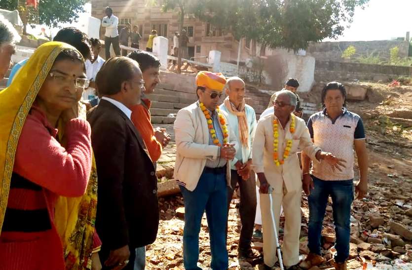 Launch of tube well तालाब में अब नहीं मंडराएगा मछलियों पर खतरा