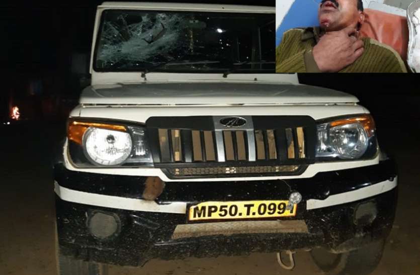 balaghat news कच्ची शराब पकडऩे पहुंची आबकारी टीम पर ग्रामीणों ने किया हमला