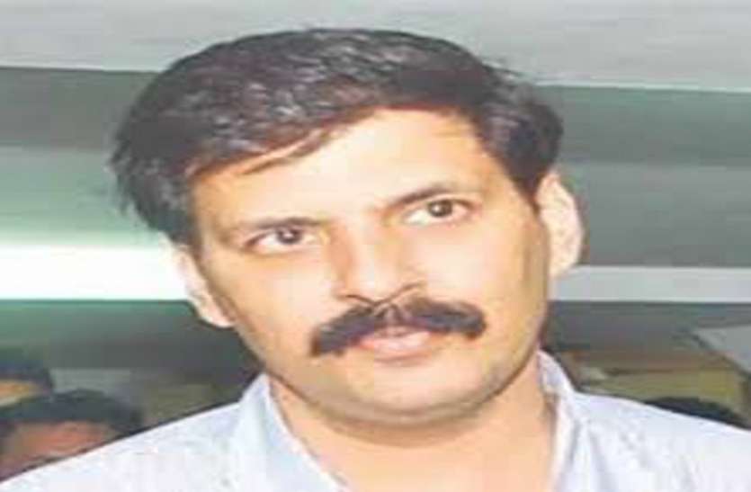 IPS Rajnish Rai, Gujarat cadre, Suspended सोहराबुद्दीन मुठभेड़ प्रकरण के जांच अधिकारी रह चुके यह आईपीएस निलंबित