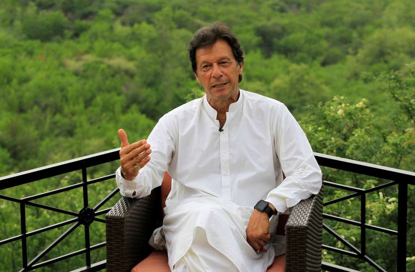 Imran khan again targets India over minorities equality अल्पसंख्यकों को लेकर इमरान खान ने फिर साधा भारत पर निशाना, ट्वीट में कही ये बड़ी बात