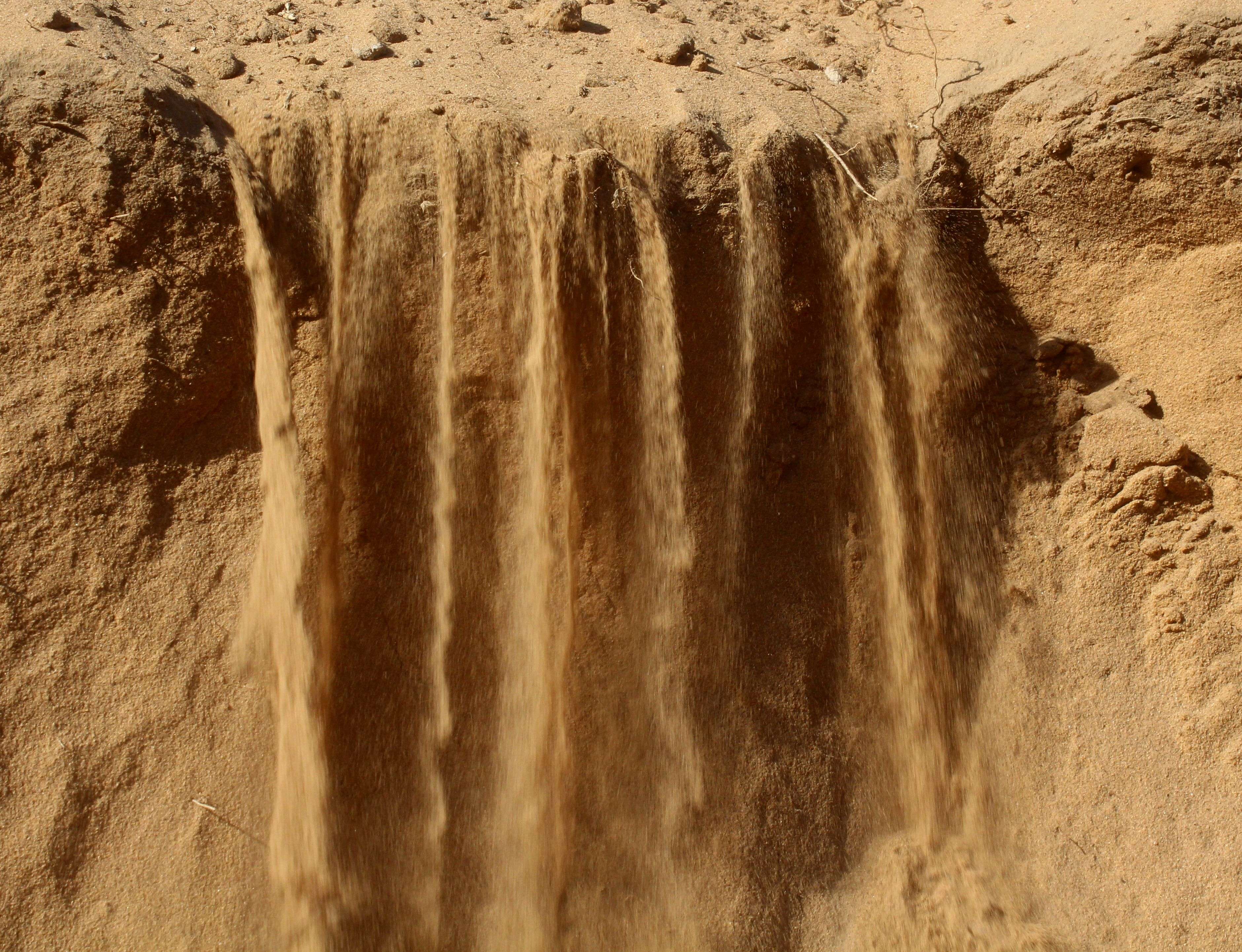 Beautiful Pics Of Sand Waterfall In Pushkar - यहां बहते हैं रेत के झर ...