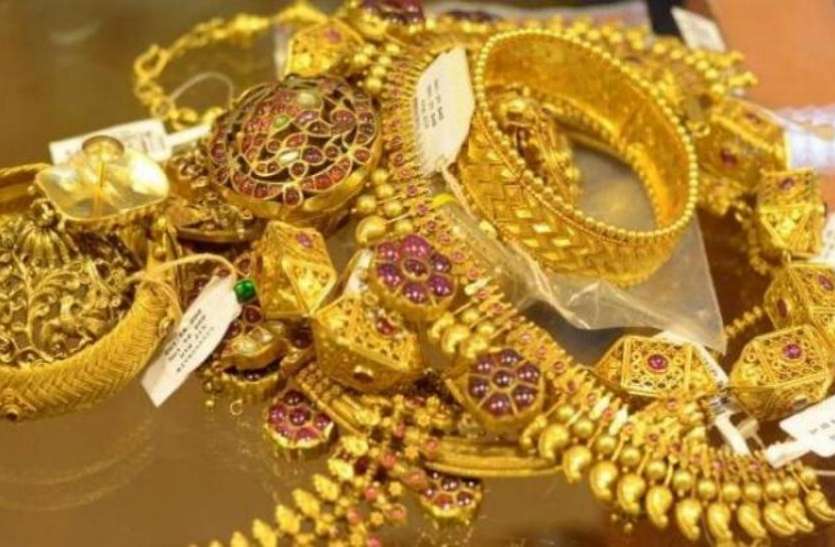 silver gold सोने की कीमत में 20 रुपए की बढ़ोतरी, चांदी में बढ़ी 25 रुपए की चमक