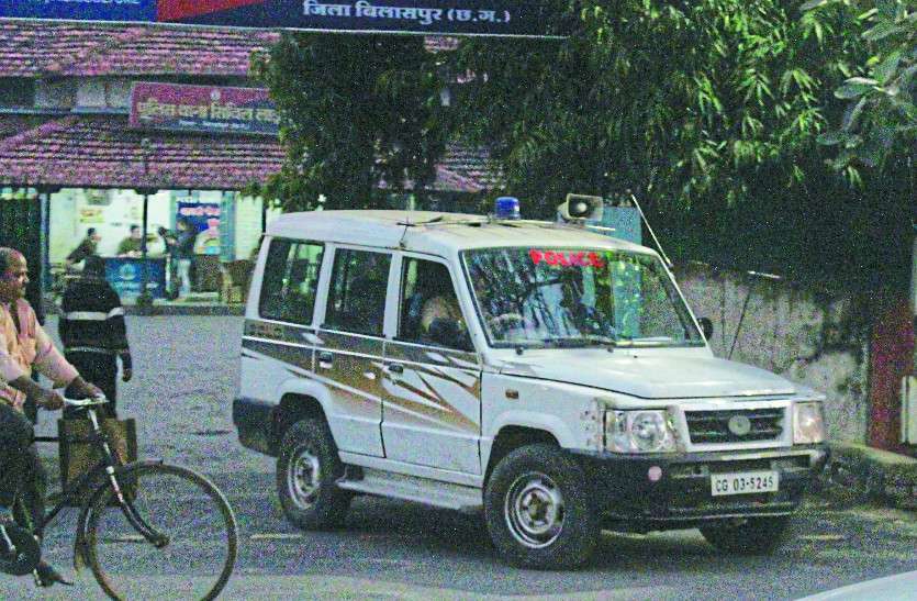 police खुद तो बिना डीएल के चला रहे हैं थानों के पेट्रोलिंग वाहन, सड़क पर जांच कर दूसरों के काट रहे चालान