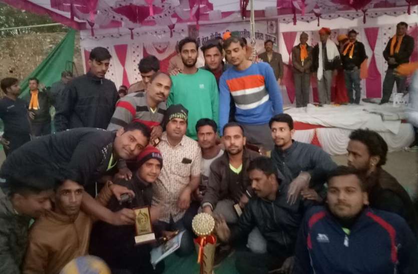 ameta samaj आमेटा समाज की वॉलीवाल प्रतियोगिता में करणपुर विजेता व तीतरड़ी की टीम उपविजेता