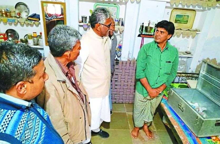 sikar news रात को सूना छोड़ा था घर, लौट कर आए तब साफ मिला