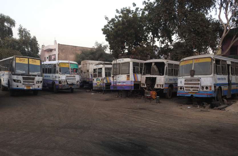 dholpur news dholpur धौलपुर में दम तोड़ रही राजस्थान रोडवेज बस सेवा