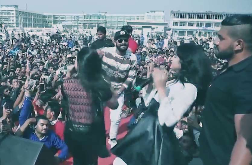 Anny Bee हजारों म्यूजिक वीडियो में काम करने वाली कलाकार एनी बी ने निगला कीटनाशक, अस्पताल में भर्ती