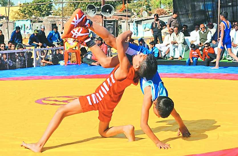patrika पटखनी देने के लिए पहले दिन पहलवानों ने दिखाए कलाजन, बगड़ी, निकाल दाव