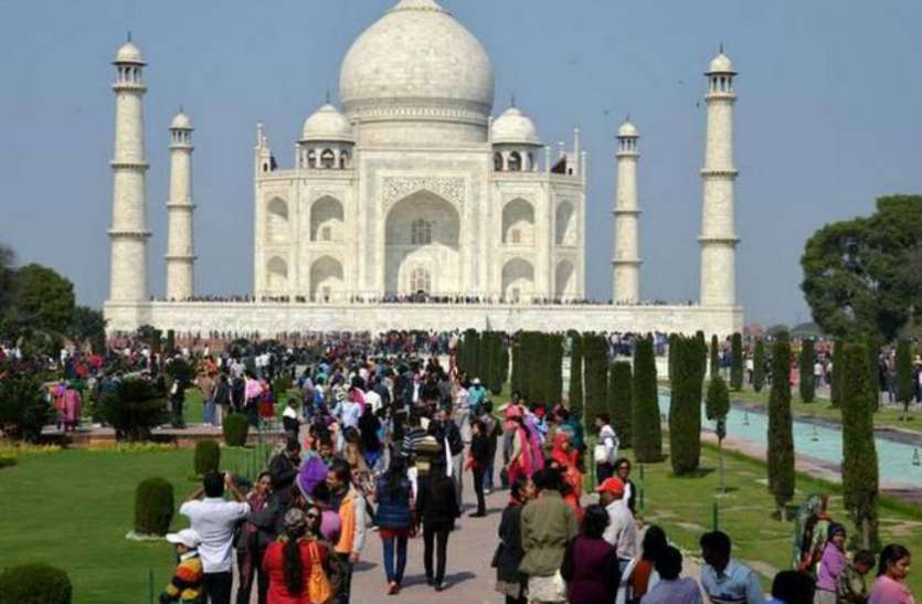 Tajmahal New Record Of Tourist 2018 - सर्दी के सितम के बाद भी ताजमहल पर  रविवार को हुआ कुछ ऐसा | Patrika News