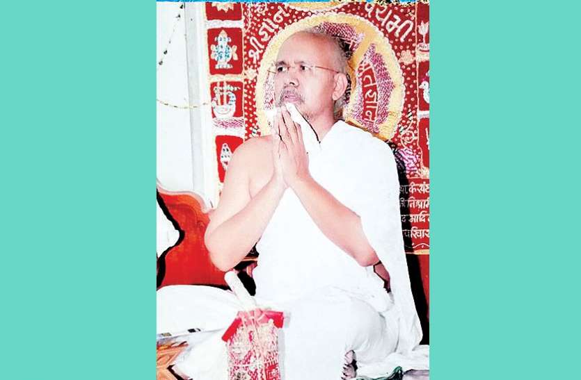 परमात्मा की भक्ति मनुष्य को परमात्म तुल्य बनाती है परमात्मा की भक्ति मनुष्य को परमात्म तुल्य बनाती है
