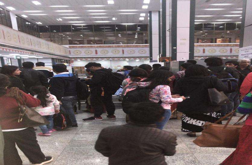 airport 15,000 फीट पर विमान में तकनीकी खामी, उड़ान रद्द