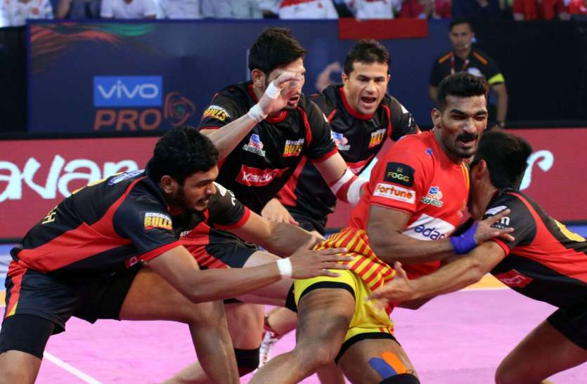 pkl Pro Kabaddi league : गुजरात फॉर्च्यूनजाएंट्स को 41-29 से मात देकर फाइनल में पहुंची बेंगलुरू बुल्स