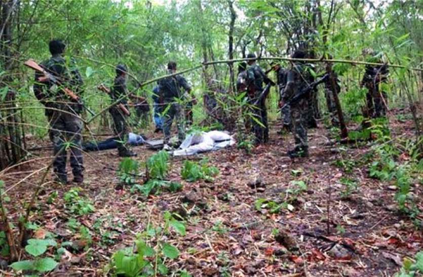 Naxal attack (File photo) Naxal attack : 45 मिनट चली मुठभेड़, गोलीबारी में 5 लाख का इनामी नक्सली ढेर