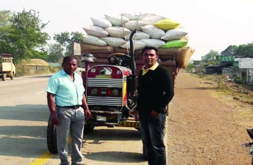 कार्रवाई : बगैर अनुमति और टोकन के मंडी पहुंचा धान, प्रशासन ने इतना ट्रैक्टर धान किया जब्त कार्रवाई : बगैर अनुमति और टोकन के मंडी पहुंचा धान, प्रशासन ने इतना ट्रैक्टर धान किया जब्त