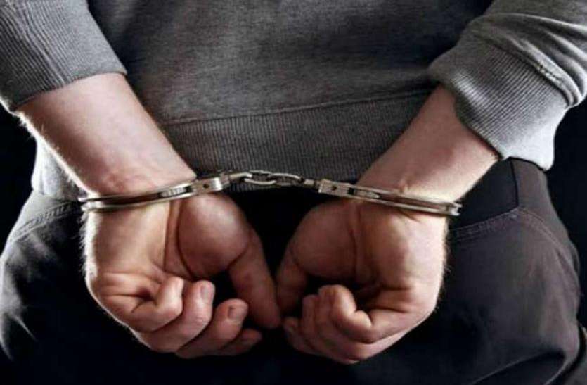 brother arrested 10 साल तक भाई करता रहा रेप, जब मां को पता चला तो...