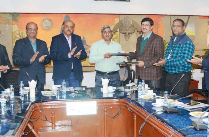 NTPC and NCL to fly ash agreement in Singrauli एनसीएल की बंद खदान में अब जाएगा एनटीपीसी का फ्लाई ऐश
