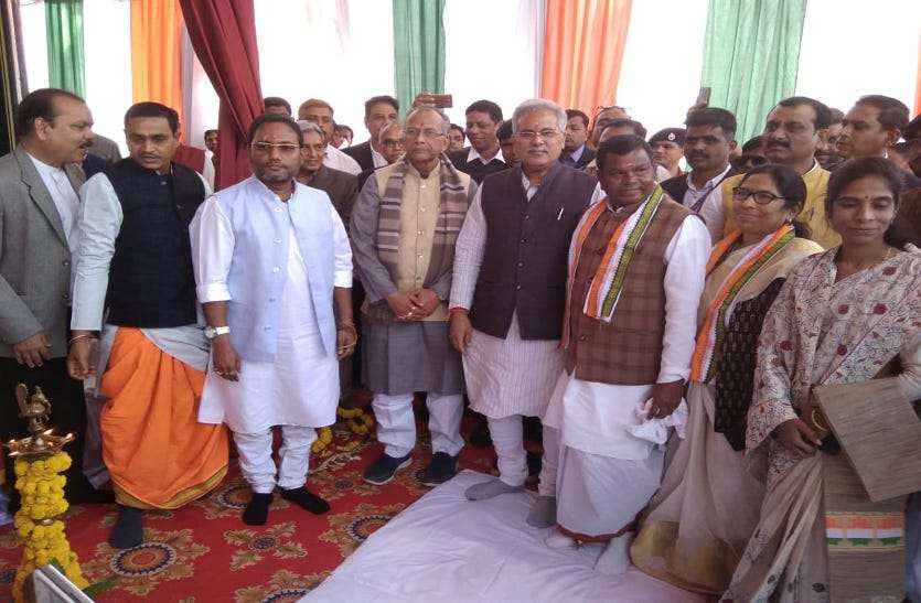 patrika Breaking: मुख्यमंत्री भूपेश पहुंचे भिलाई, इंडस्ट्रियल एरिया में करोड़ों के विकास कार्य का किया लोकार्पण और भूमिपूजन, Video