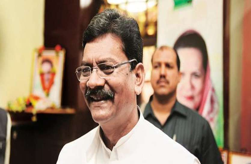 CG News भूपेश, रमन, धर्मजीत बने 'महंत' के प्रस्तावक, विधायकों के थपथ ग्रहण के बाद चुना जाएगा अध्यक्ष