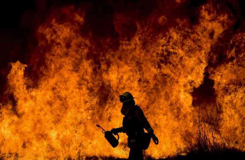 Fire,burnt,House,goods, घर में लगी आग से लाखों का नुकसान