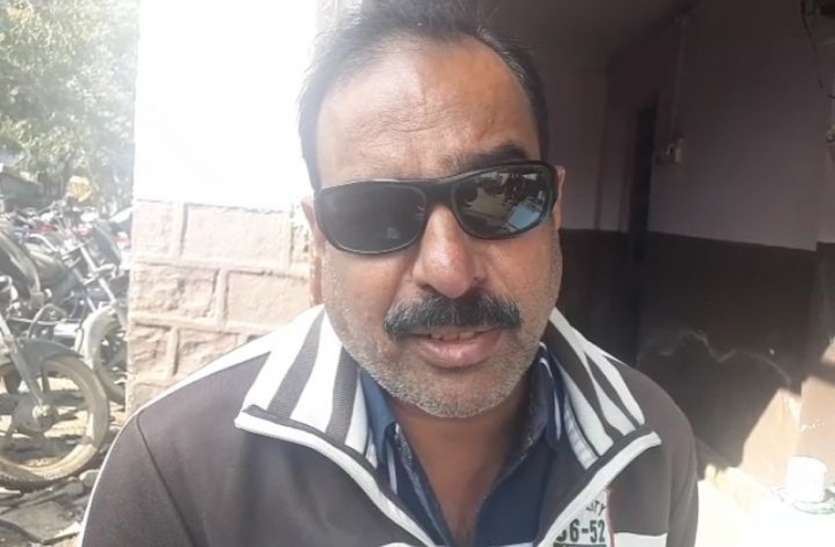 The dark world is going to shine ... अंधेरी दुनिया में चमकने की मशक्कत...